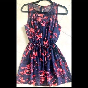 Guess; casual dress 👗